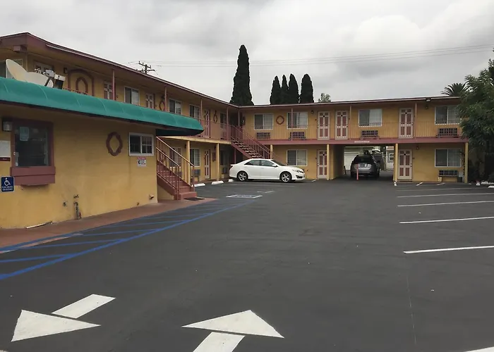 Super 7 Motel - Anaheim Packing District & Disneyland
