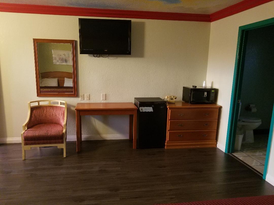 Motel Super 7 - Packing District & Disneyland